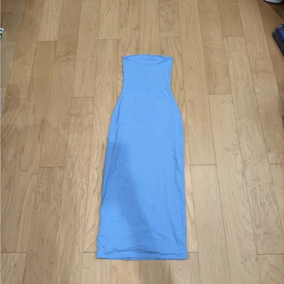 Aritzia contour maxi dress - Picture 2 of 3